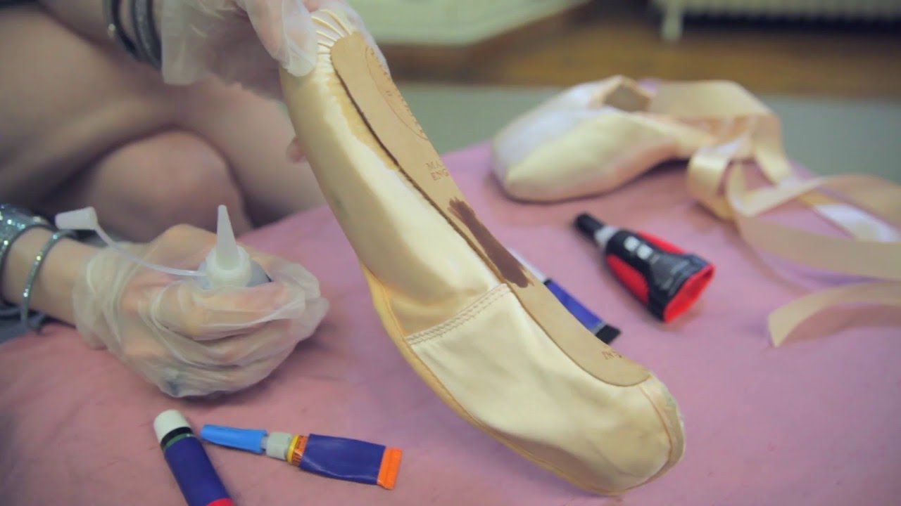 Pointe Shoes: How to glue pointe shoes (Jet Glue pointe shoes)