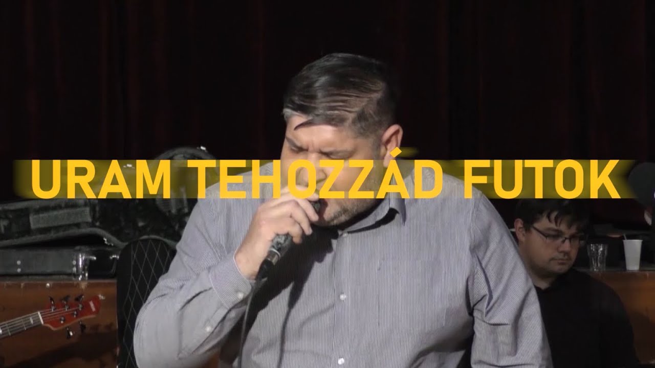 Uram tehozzad futok - Dicső&iacute;t&eacute;s Csolt&oacute;n