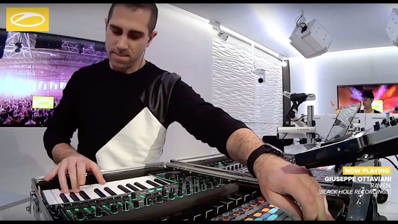 Giuseppe Ottaviani premiering 'EVOLVER' at #ASOT900 (Part 3) XXL