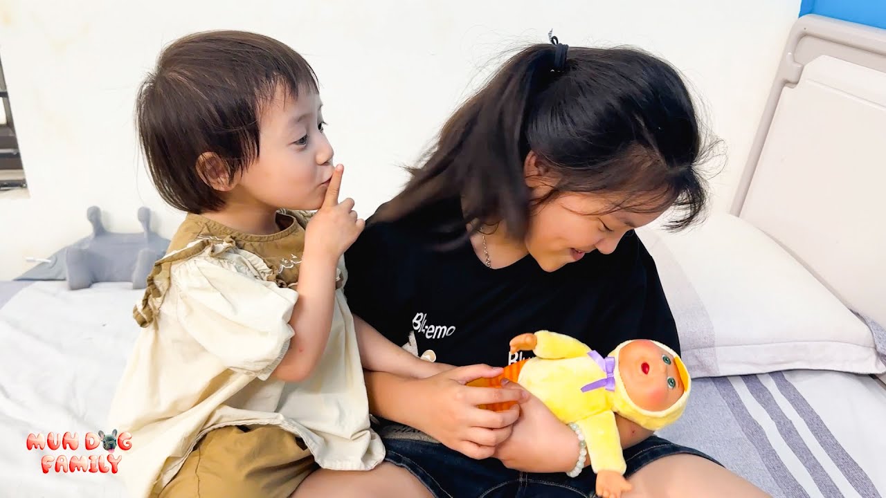 Super cute when Diem and Quynh learn how to take care of a baby