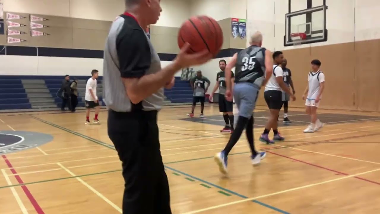 Sleeve City (White) vs Super Old School (Black)