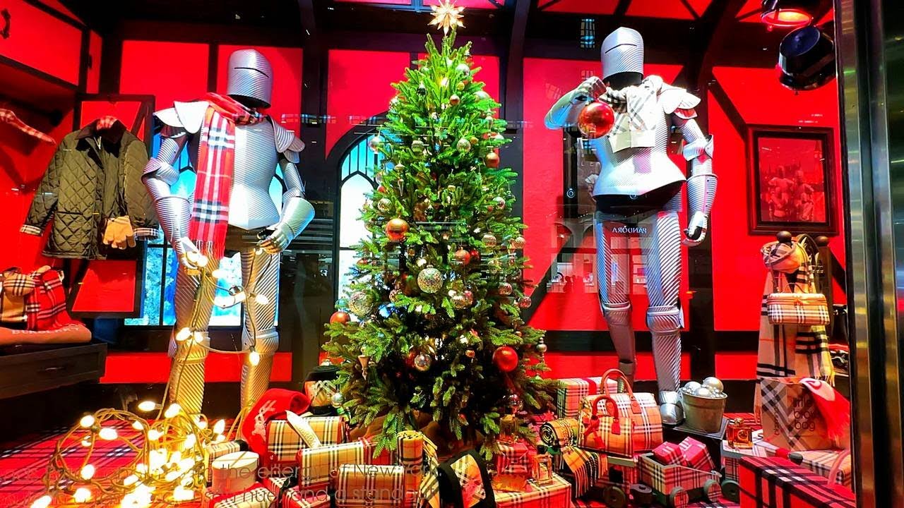 Bloomingdale's Holiday Windows 2025