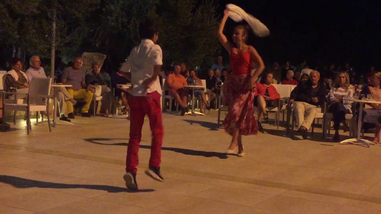 Il più piccolo e bravo ballerino di pizzica pizzica