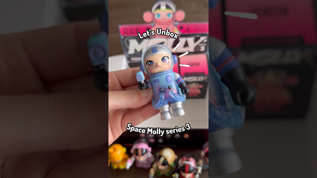 Unboxing Space Molly 3!🚀🪐follow my IG for more! #POPMART #molly #blindbox #blindboxes #secret