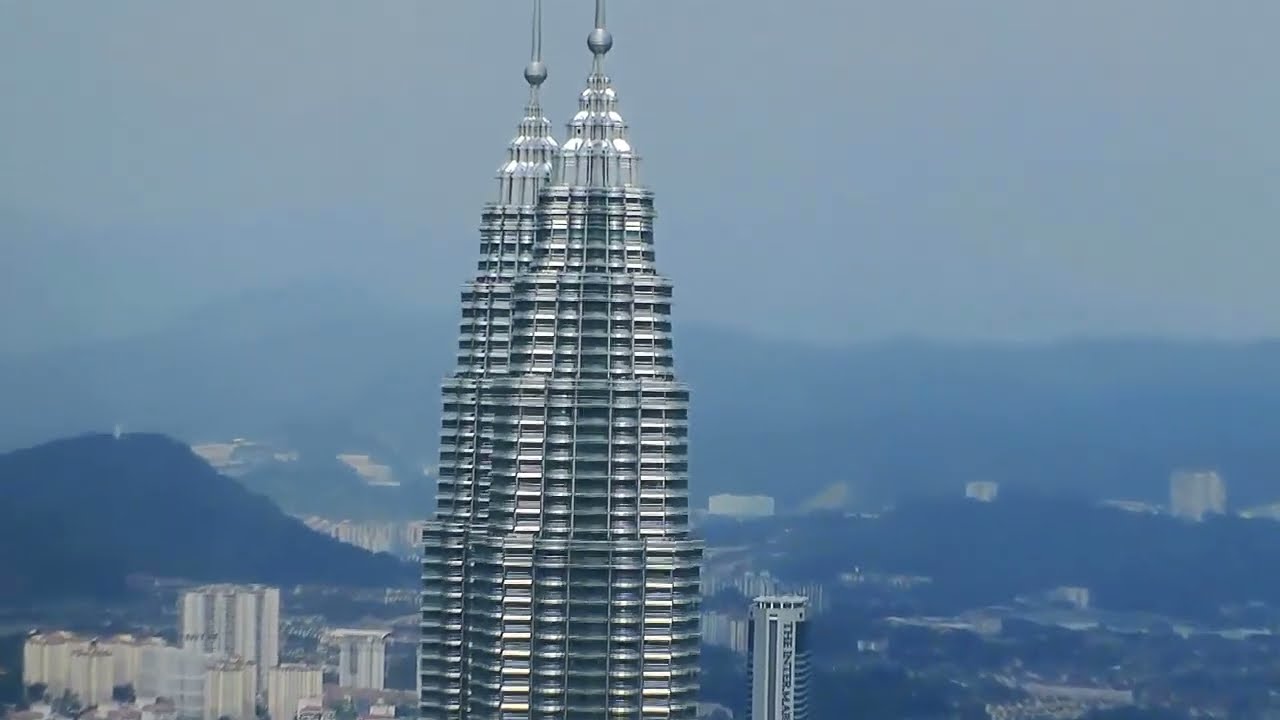 Malaysia - Part 1/3 - Petronas Twin Towers, Batu Caves - Travel,tour,calatorii -Omnia Turism