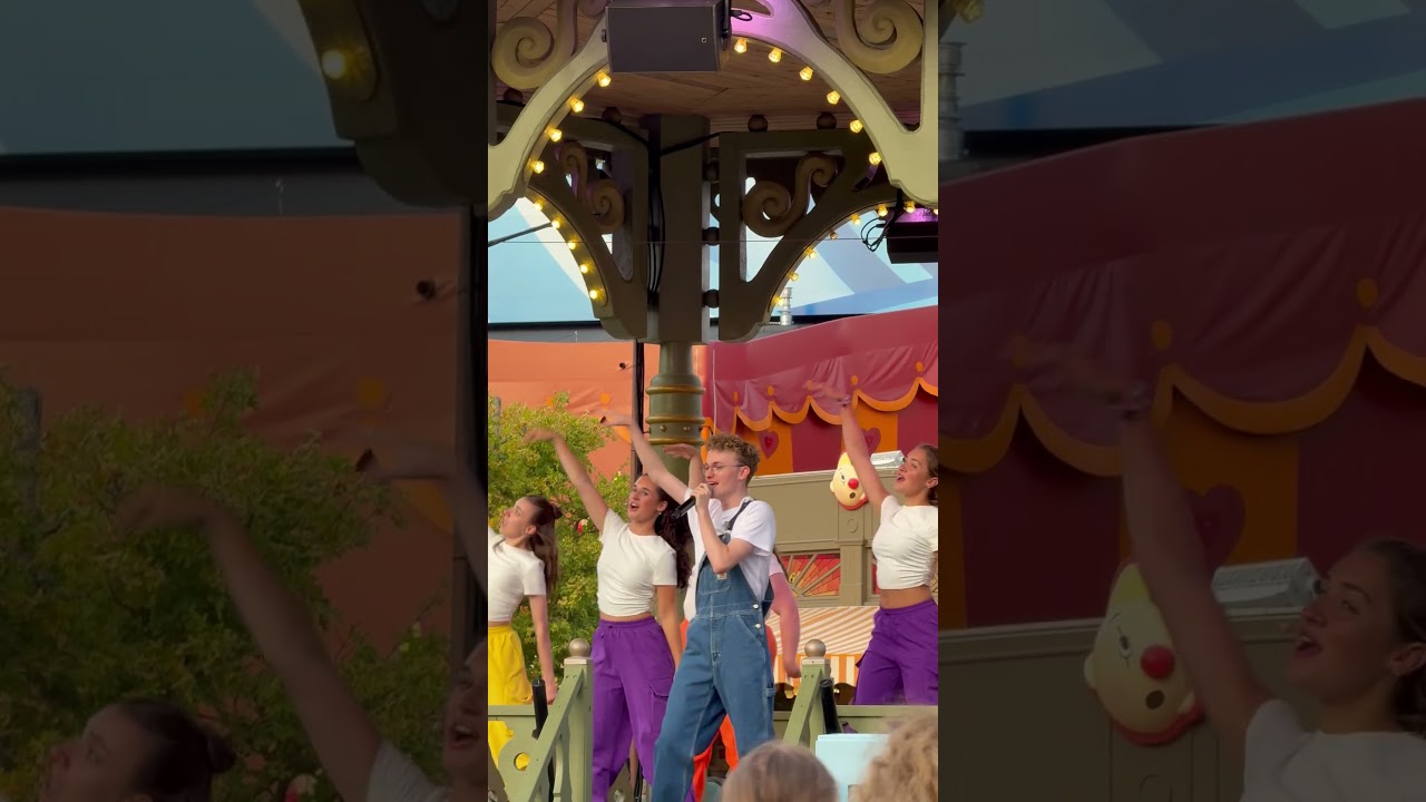 Dance Along plopsaland Belgium Oya Lele met Remi De Smet.