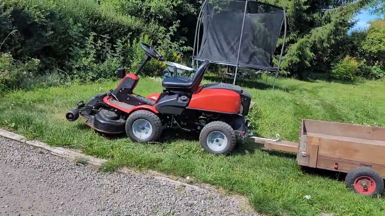 Grushyvling och utjämning med vägsladd och fina ränder  med jonsered 2216 4x4.