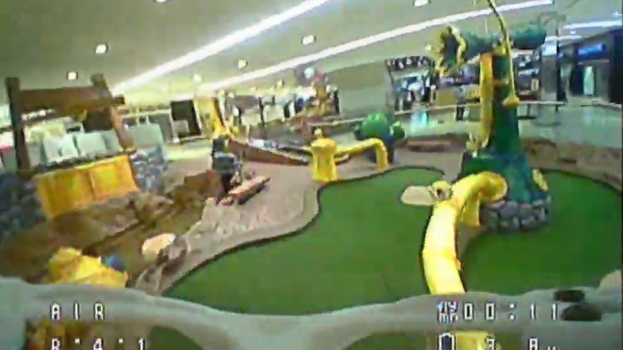 Tinyhawk Freestyle in West Edmonton Mall!