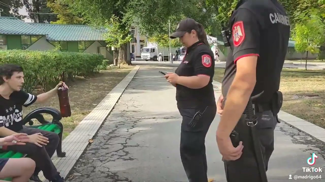 chisinau карабинеры не законно проводят обыск без оснований