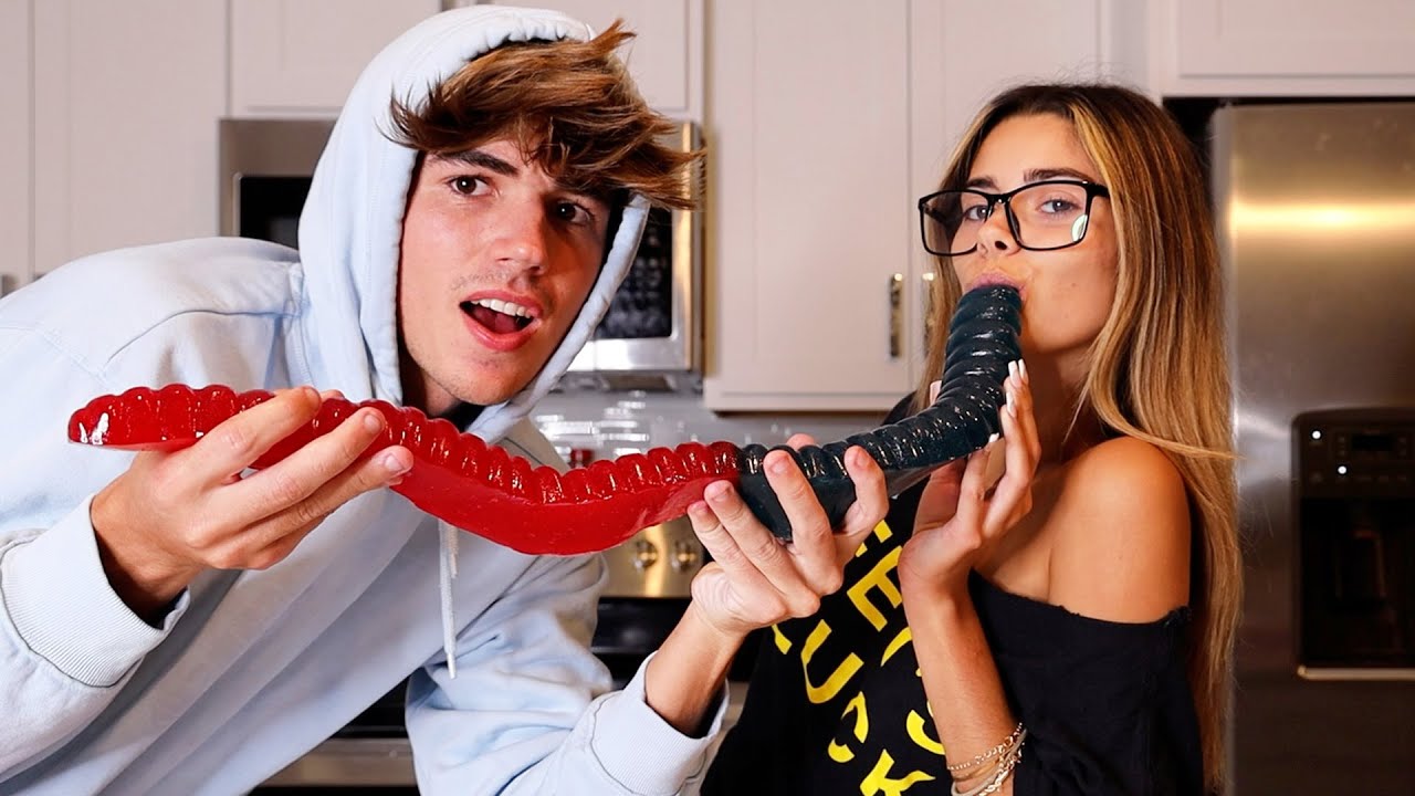 WE TRIED GIANT GUMMY FOODS