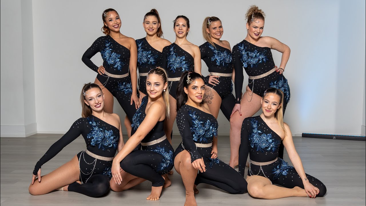 Las Ardientes by Andrea Gabriela - Show 