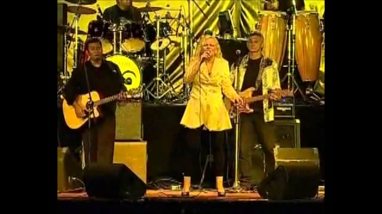 Broken Souvenir (Golden Memories Tour Fiji) - Toni Wille (Feat. the voice of Pussycat)