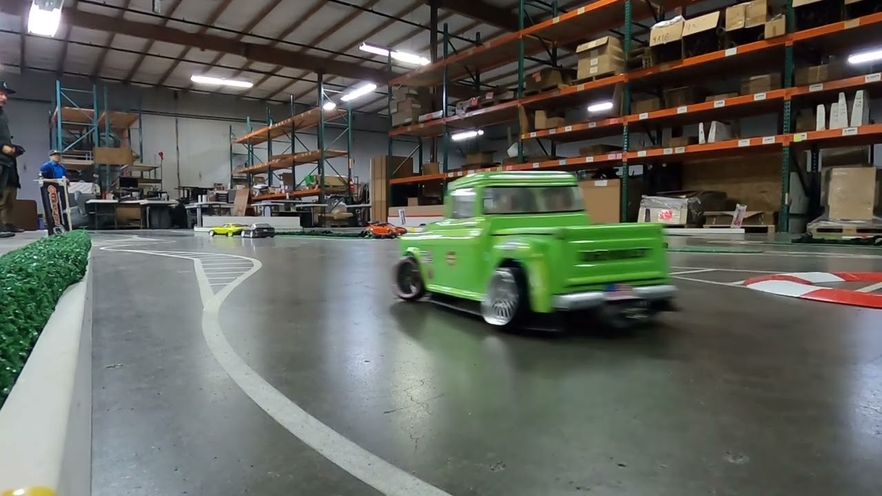 Team Associated DC10, Friday Night Slides #rcdrift #slide #drift #doors