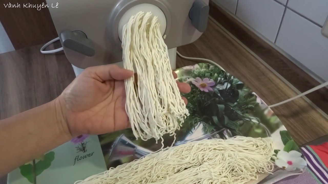 BÚN TƯƠI - Cách tự làm Bún tươi đơn giản tại nhà với Philips Pasta maker 2355 by Vanh Khuyen