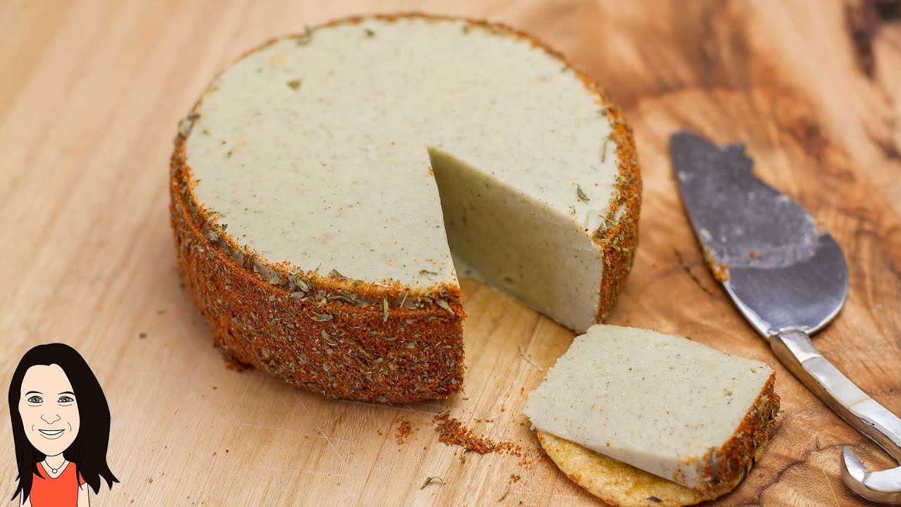 Веганский сыр с травами и чесноком, миндалем и сыром — нарезается и плавится!