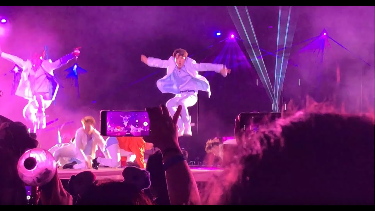 JUST DANCE (J-Hope Solo) - BTS | Speak Yourself LA 2019 (FANCAM)