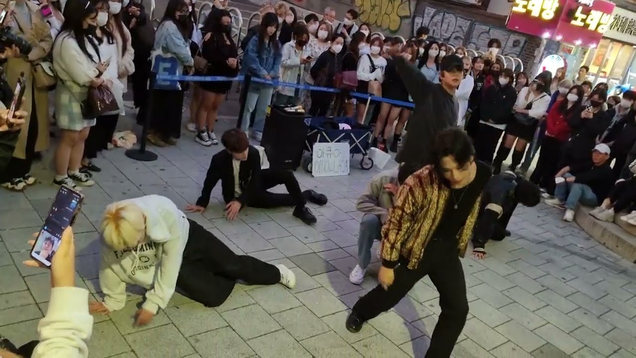 FRIDAY. AQA. DYNAMIC CAPTIVATING PERFORMANCE. HONGDAE. [KICK IT]