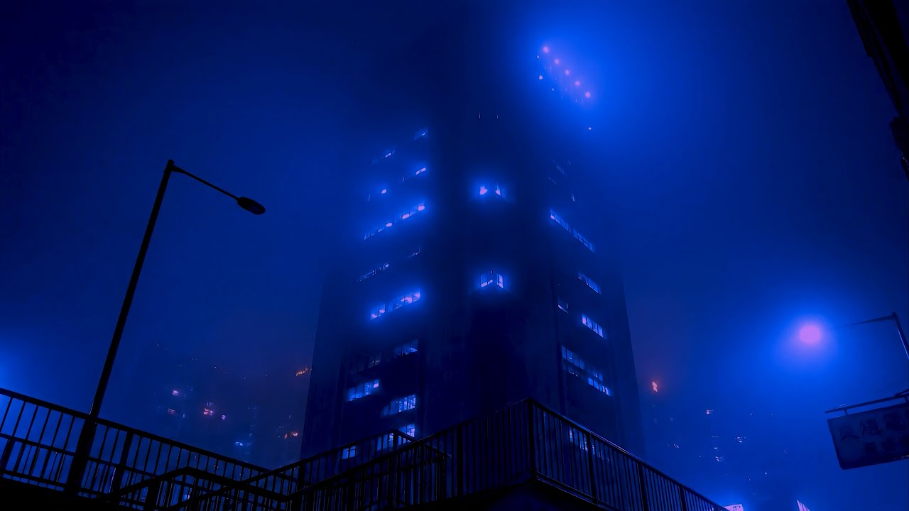 Blue Windows, No Center