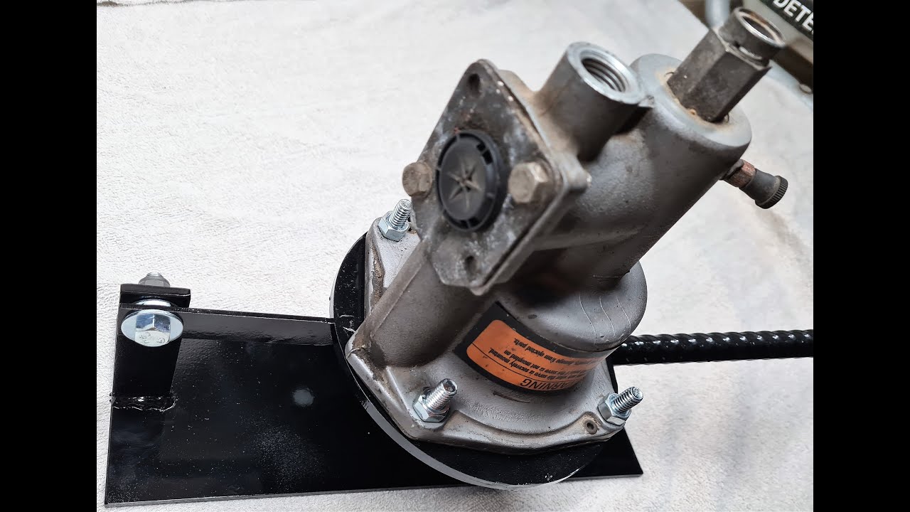 How to Bleed a Wabco Clutch Slave Cylinder, Bleeder Tool - Grof Tools