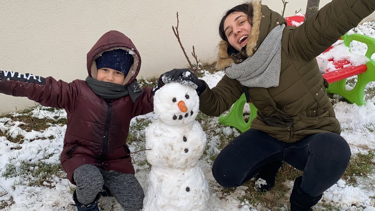 EN BÜYÜK KARDAN ADAM CHALLENGE! KAR YAĞDI! How To Build The Biggest and Funny SNOWMAN BidünyaOyuncak