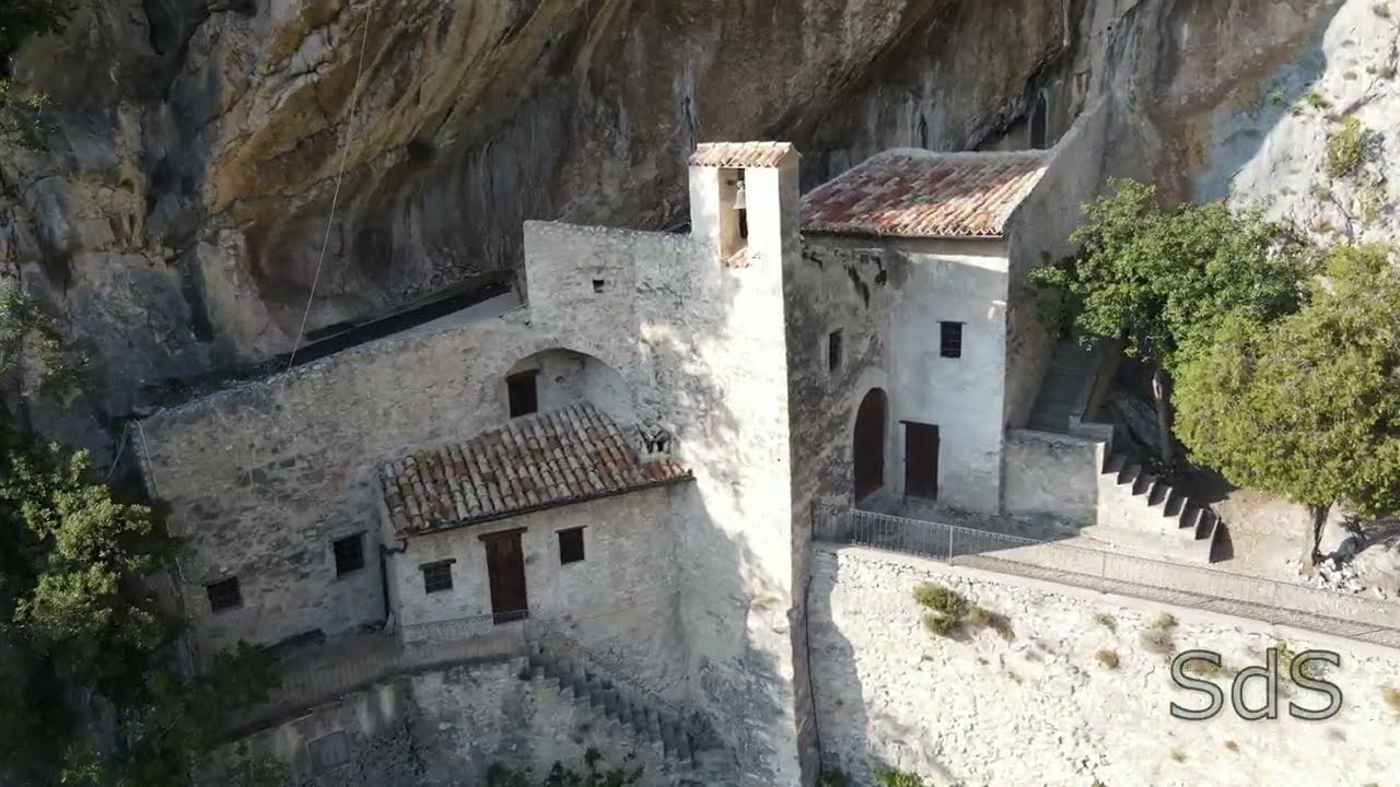 Eremo di Santa Maria Giacobbe - Pale di Foligno - Umbria (by drone 4K)