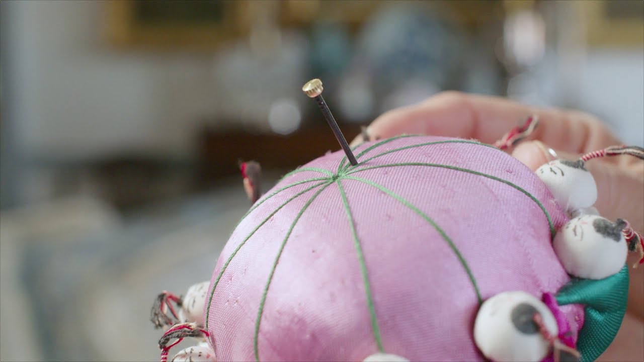 Darling Detail Tip of the Day: The Perfect Nail for Hanging Artwork