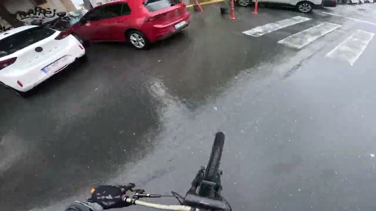 İstanbul / taksim rainy urban downhill day #1