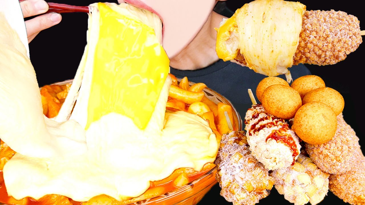 ASMR CHEESY SPICY TTEOKBOKKI MOZZARELLA CHEESE CORN DOGS MUKBANG 치즈 떡볶이 먹방チーズ トッポッキ 咀嚼音EATING SOUNDS