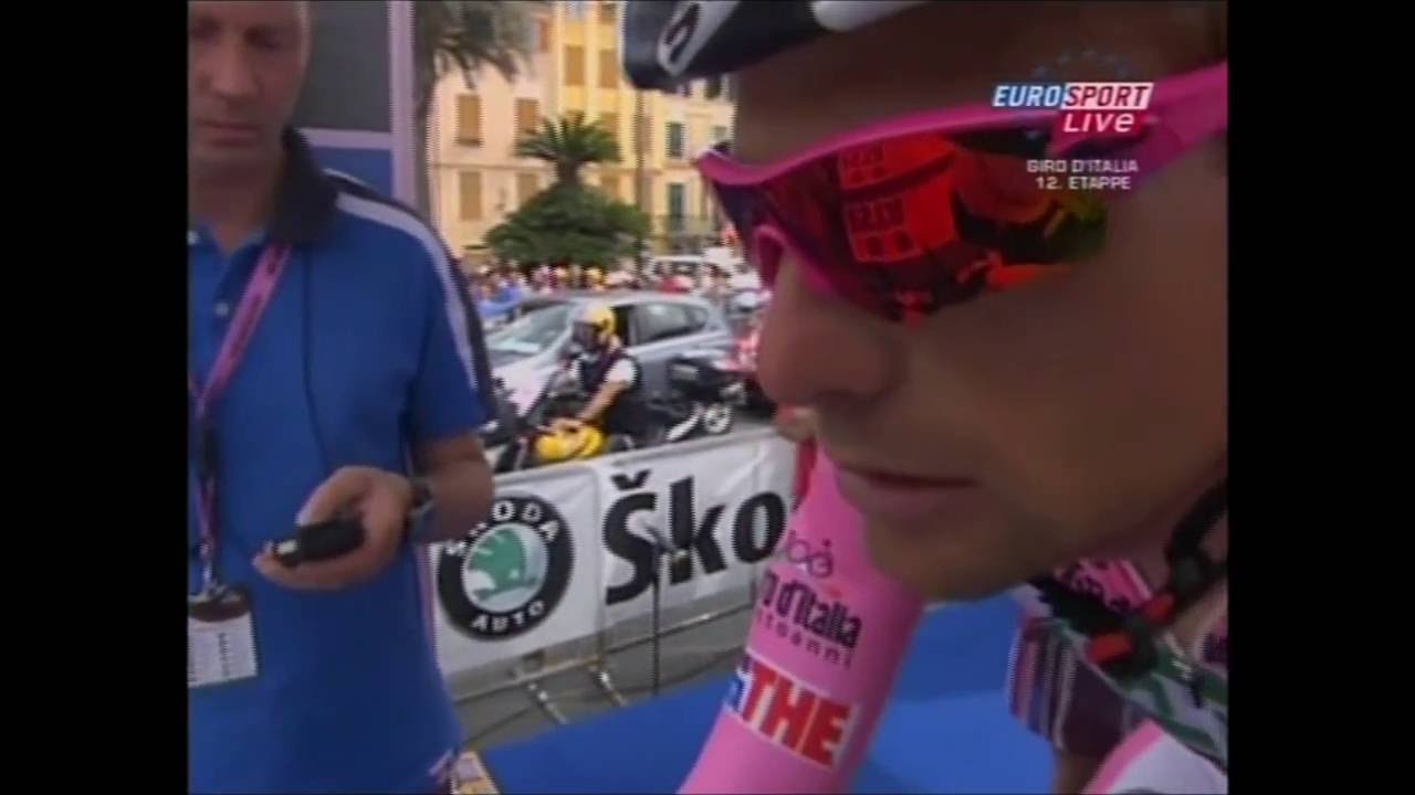 Giro d'Italia 2009 - stage 12 (60km time trial) - Denis Menchov powers to victory and takes pink