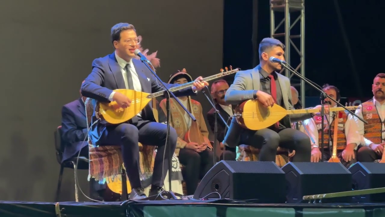 Halil Daylak ve Mümtaz Sağlam Divan Atışması-17.Sivas Aşıklar Bayramı Trt Çekimleri