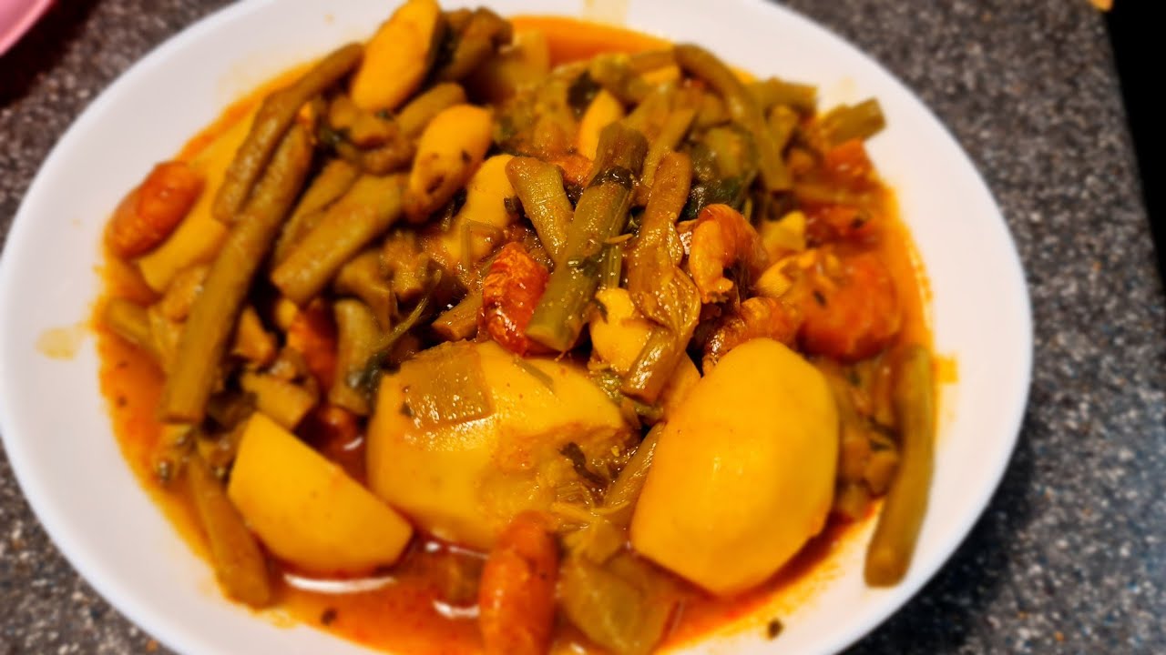 কচুর লতি আর মূকি দিয়ে শুটকির রেসেপি || kichur lota with muki sutki recipe