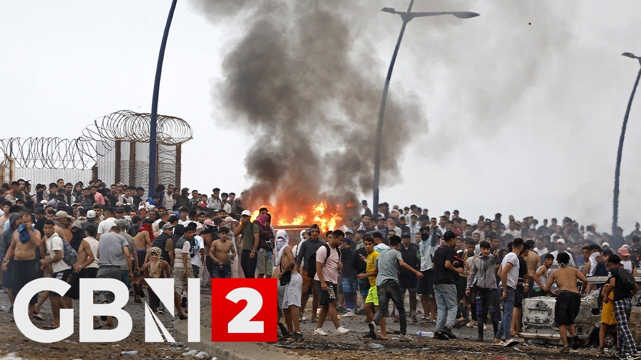WATCH: Migrants storm Spanish border