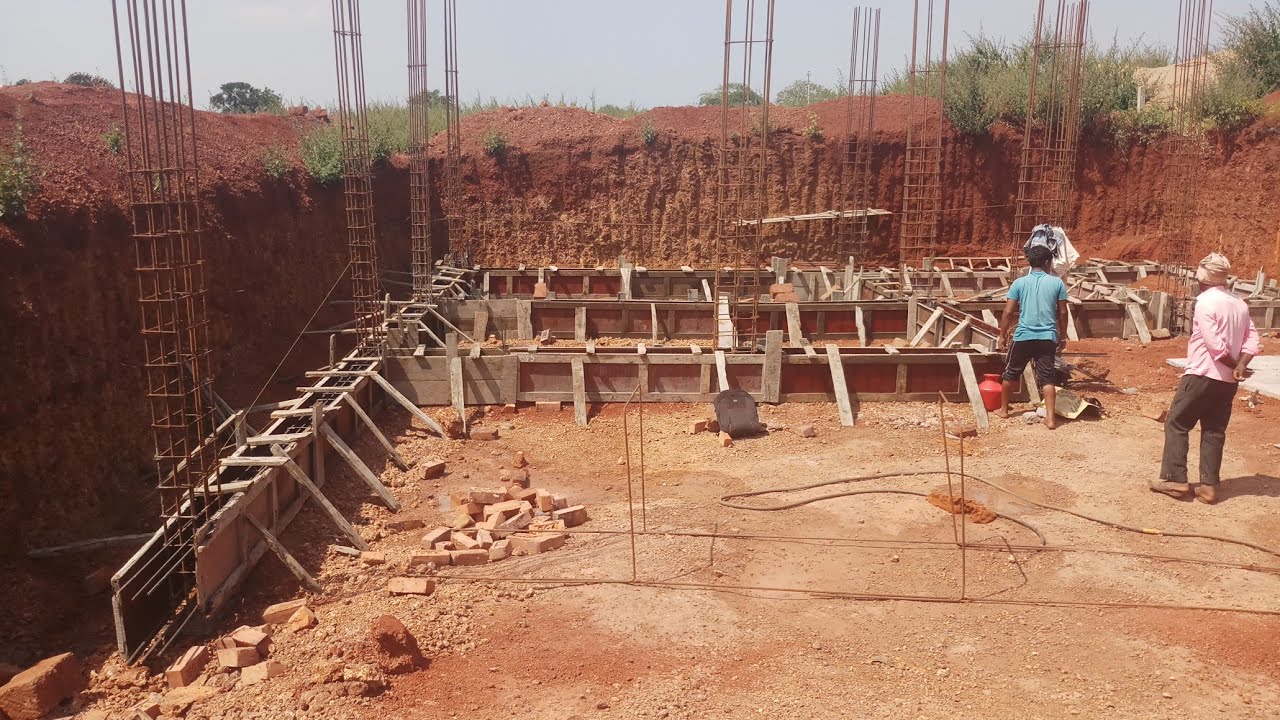 Underground parking for building and soil excavation