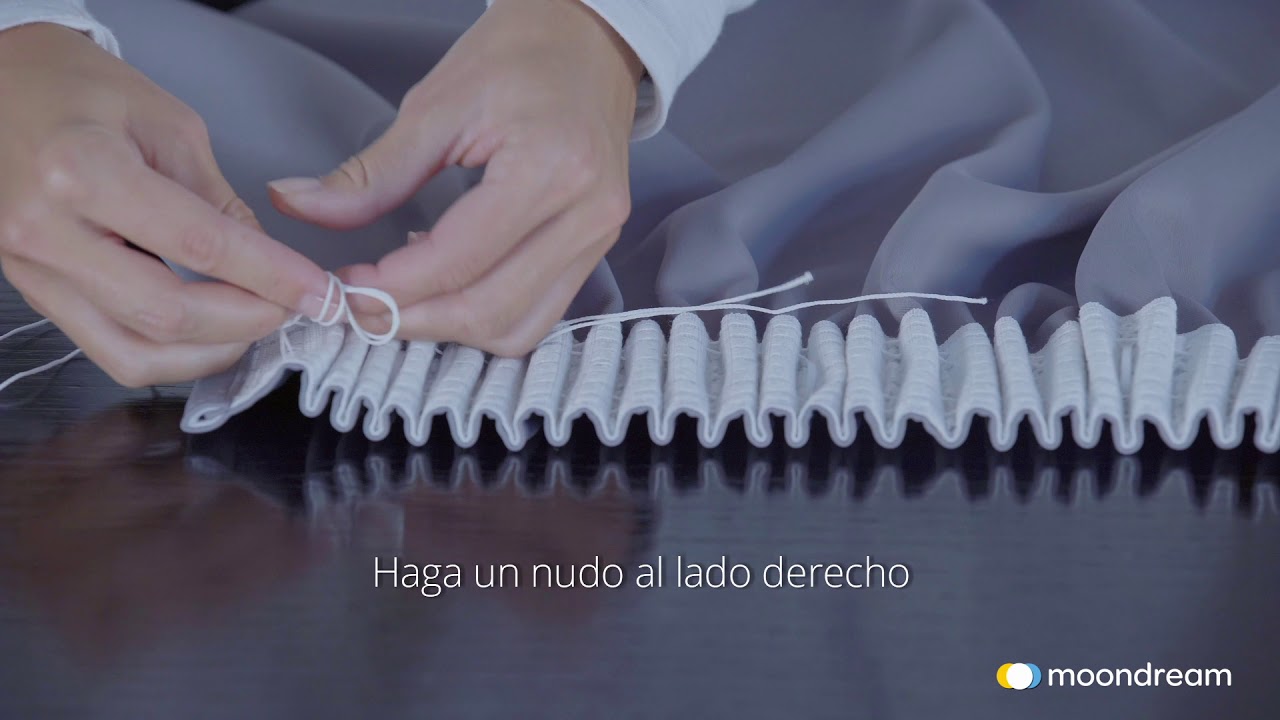 ¿Cómo colgar una cortina Moondream con ganchos?