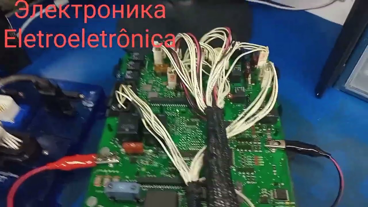 Thermo king: Diagnostic test tool, electronic SR-2 board under test.