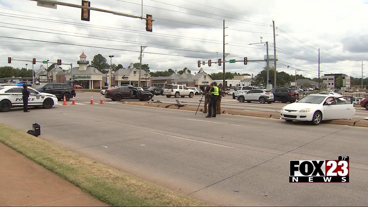 Video: 1 dead, 1 hospitalized following crash at major intersection in Tulsa