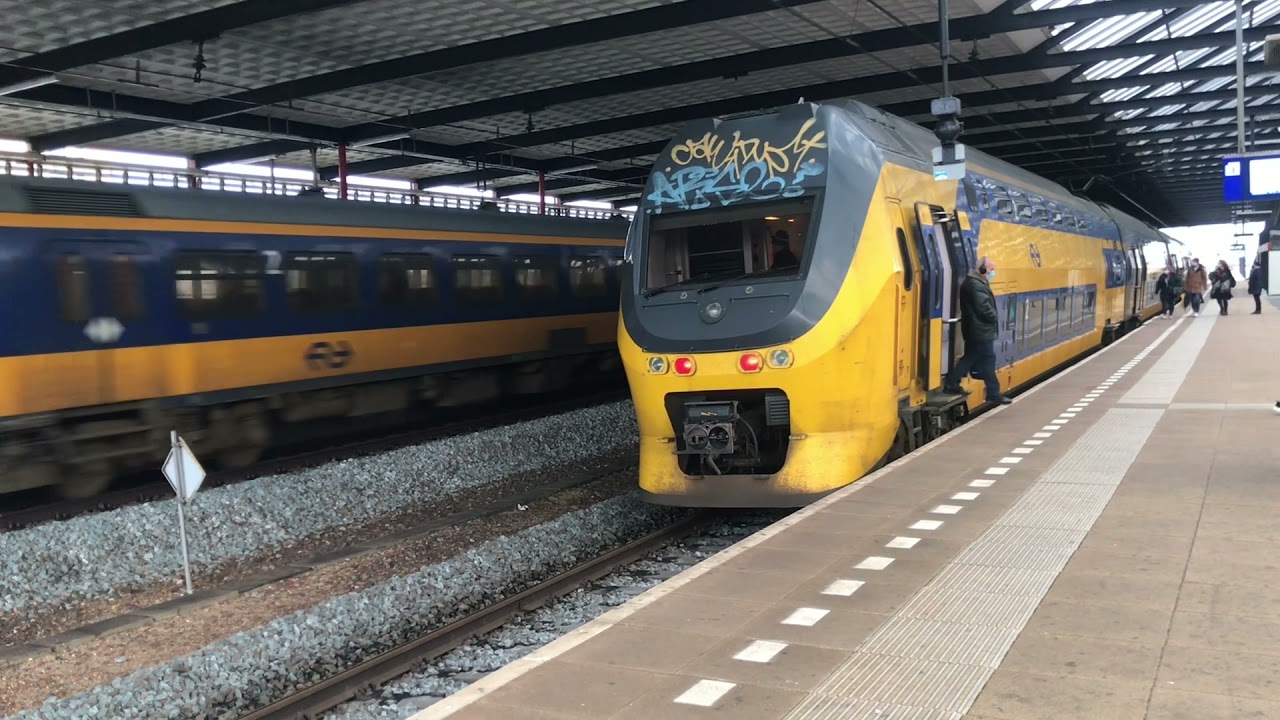 Treinen en Metro’s in Schiedam Centrum