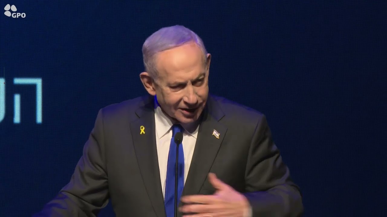 ראש הממשלה נתניהו בטקס חתימה על הסכם גג בעיר דימונה