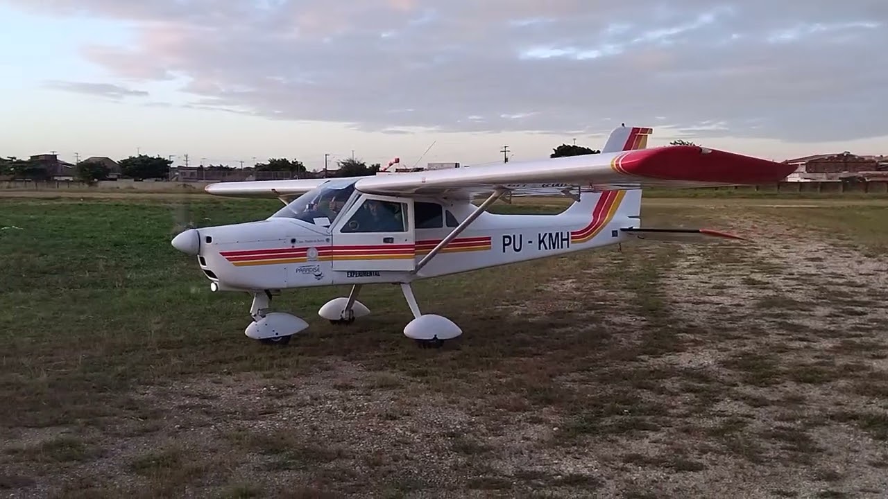 Movimentação no aeroclube de Sergipe durante  evento dos carros antigos expocaf 04/10/2025