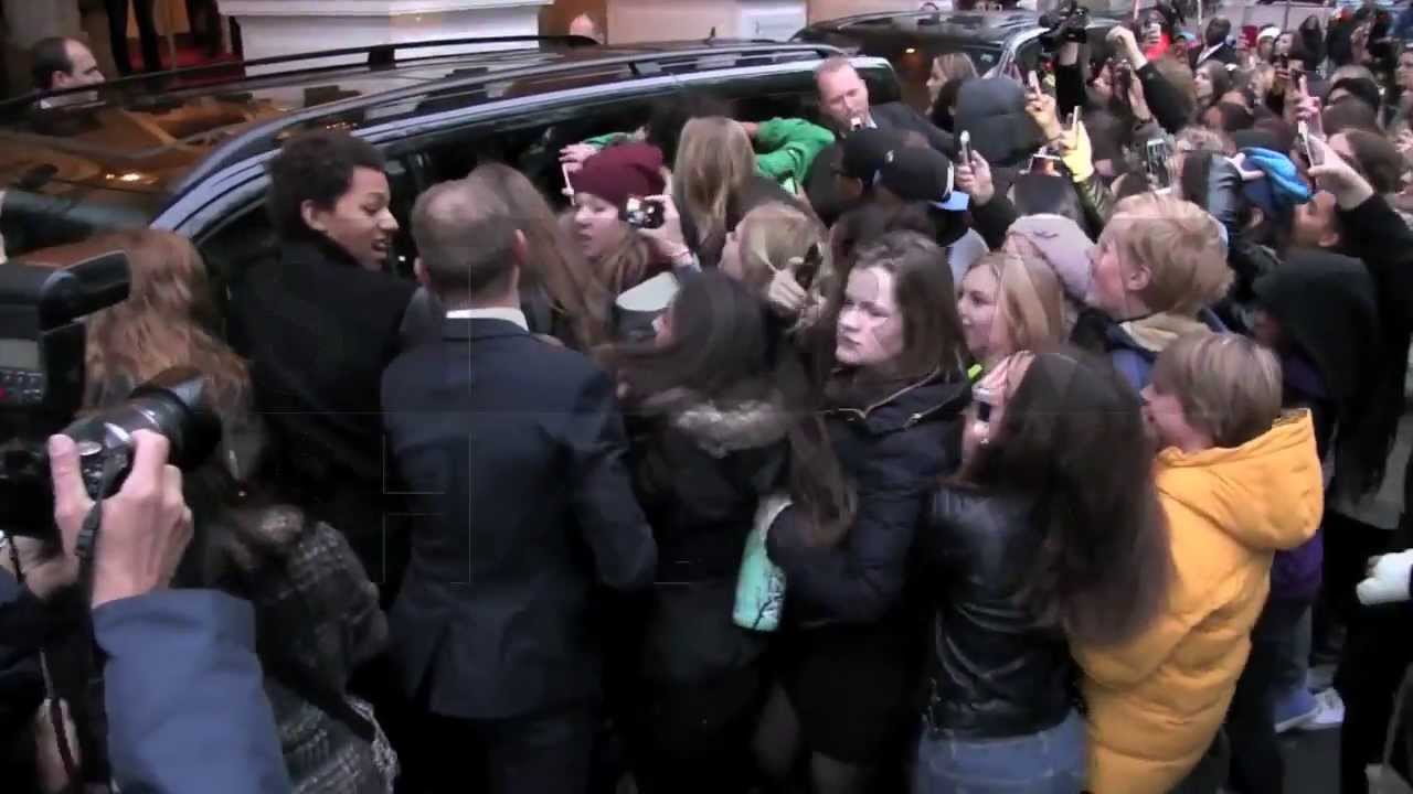 Ariana Grande in Amsterdam !!! massive crowd of hysterical fans !