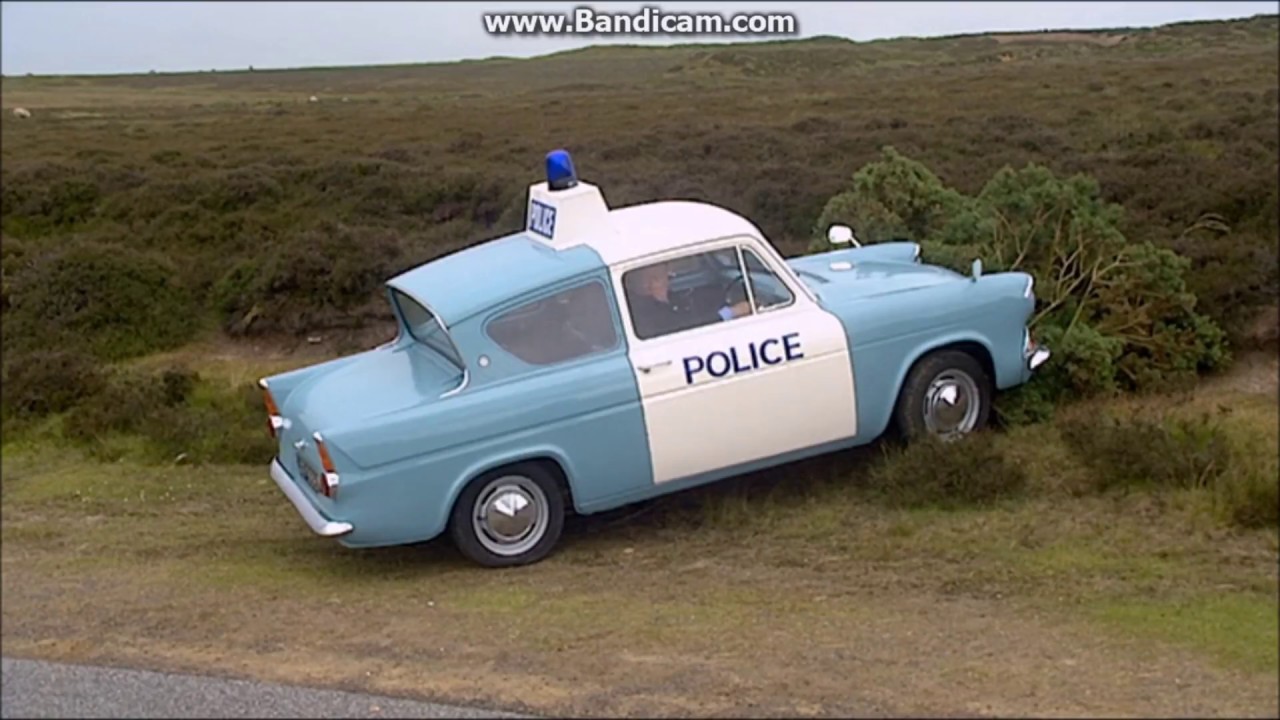 Heartbeat -  PC Alf Ventress crashes Anglia Panda Car (HD)