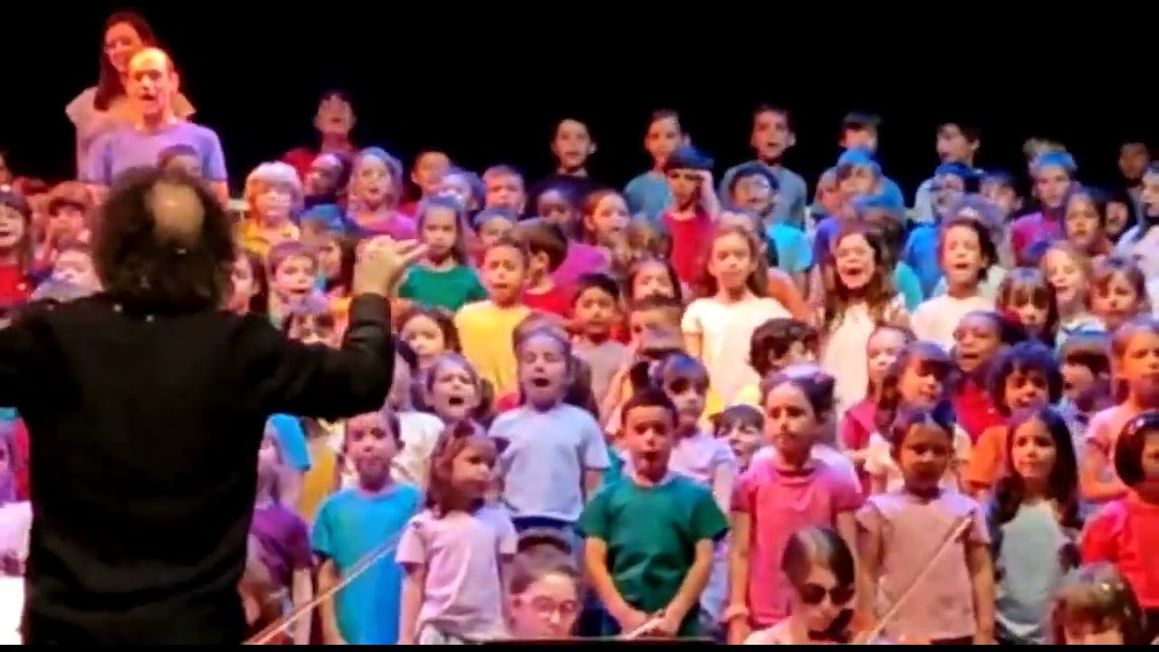 La Fabrica de Colors/Treasure Performing @Teatro POLIORAMA, Barcelona, Spain/ La Cantata 2022