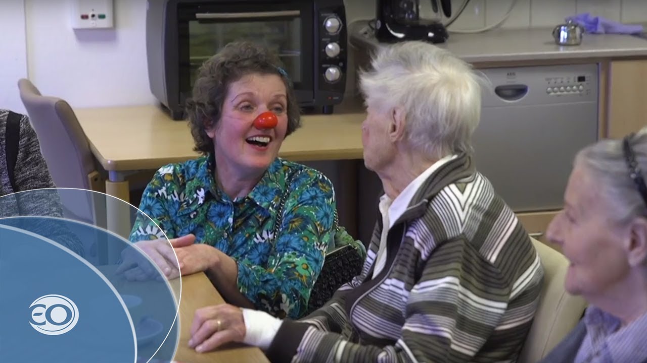 CliniClowns vrolijken demente ouderen helemaal op! | EO Open Huis