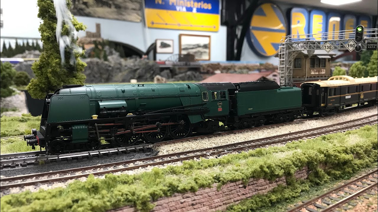 Reihe 1 10130 SNCB mit CIWL Edelweiss