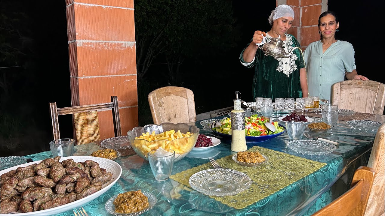 Dîner en famille dans la bonne humeur 😅🥰❤️ عشاء عائلي في مزاج جيد😊🤩