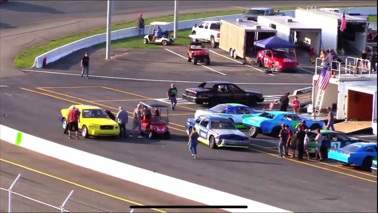 JENNERSTOWN SPEEDWAY: 8/24/24 - Crown Vic NE Legends Race