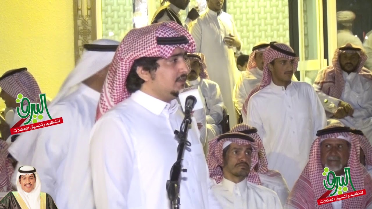 طاروق بين الشاعرين علي العضياني ومعتق العياضي في حفل الشيخ سعود حمد الحربي بمناسبة زواج ابنه فرحان