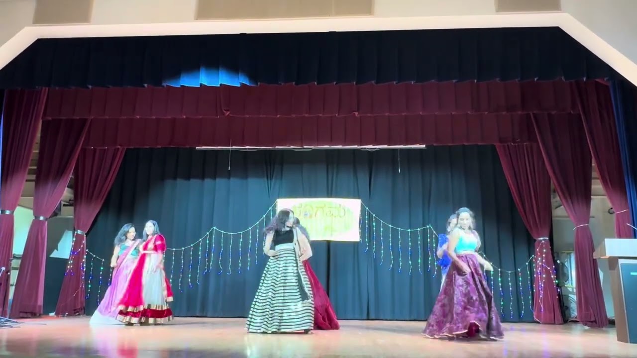 Kannada dance performance for bare bare kalyanamantapakke baa, bangle bangari