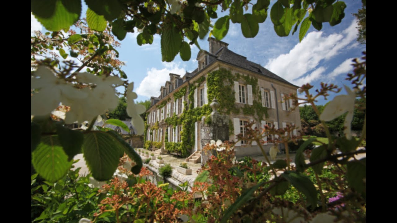 Take a look at HPB's magnificent 18th century ch&acirc;teau in Brittany...