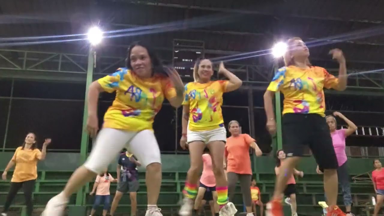 Wearing our yellow shirt, Pls like and subcribe para po sa mgsisimula plang, salamat po